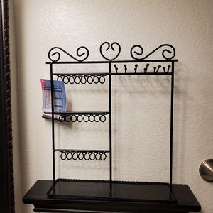 Black metal jewelry holder